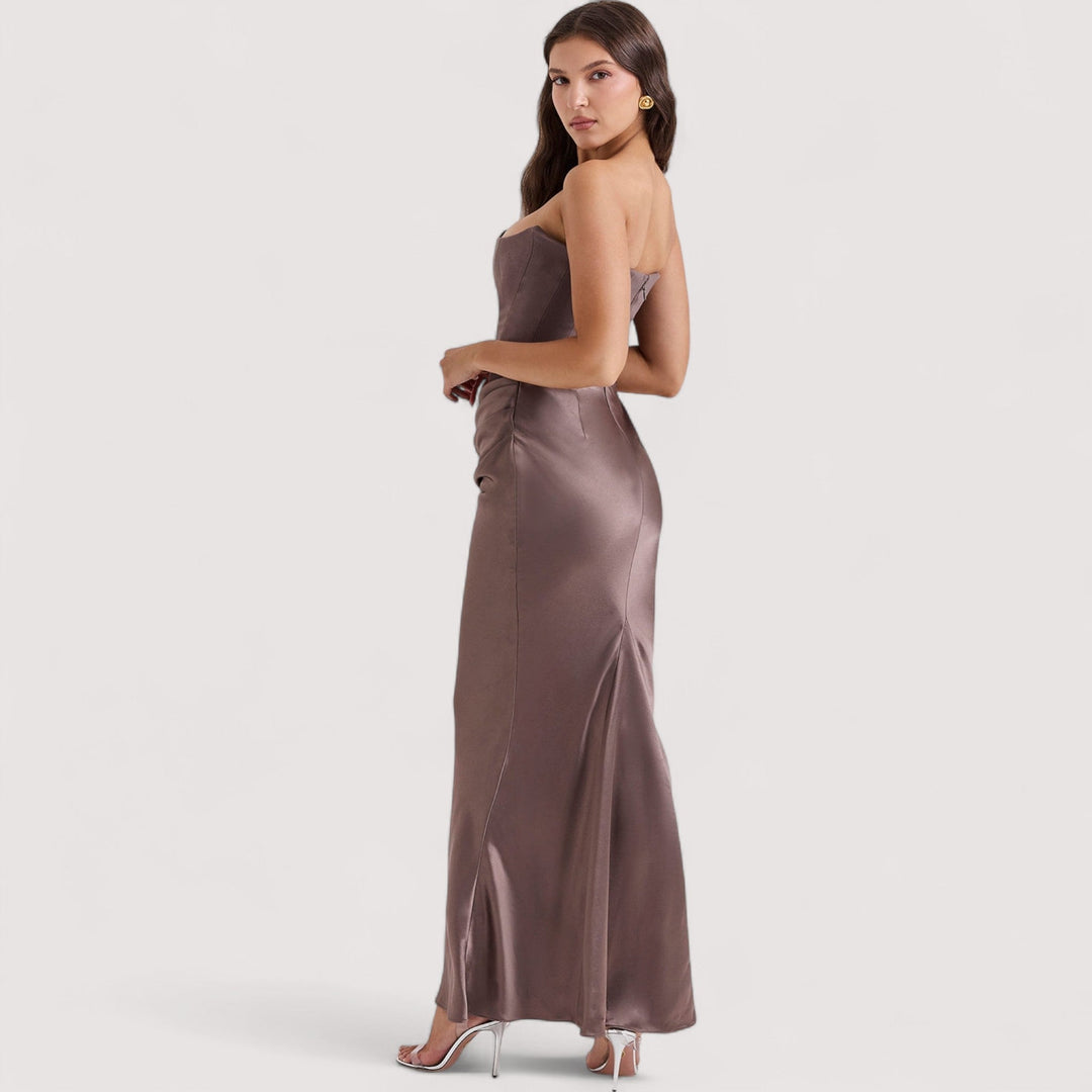 Brunhild™ | Šaty Carmen